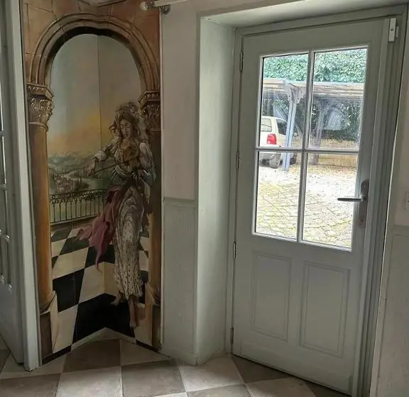 سوییت خانوادگی, Maison D Hôtes Prince Face Au Château Du Clos Luce