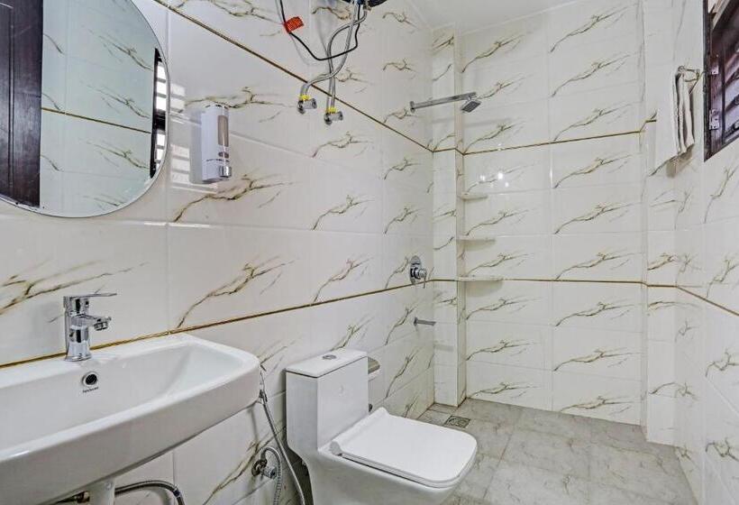 Quarto Triplo Clássico, Collection O Hotel Rao Estate