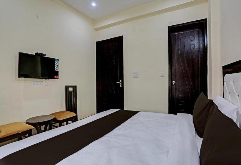 Quarto Triplo Clássico, Collection O Hotel Rao Estate