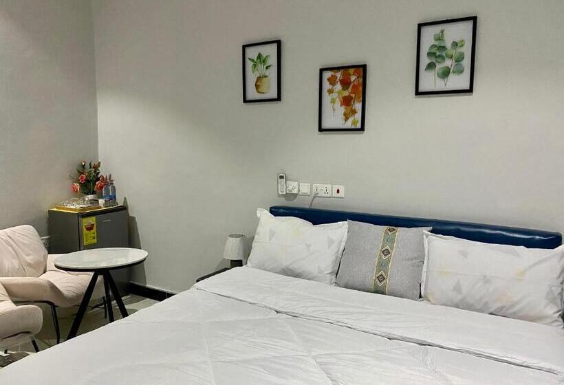 اتاق لوکس, Brymac