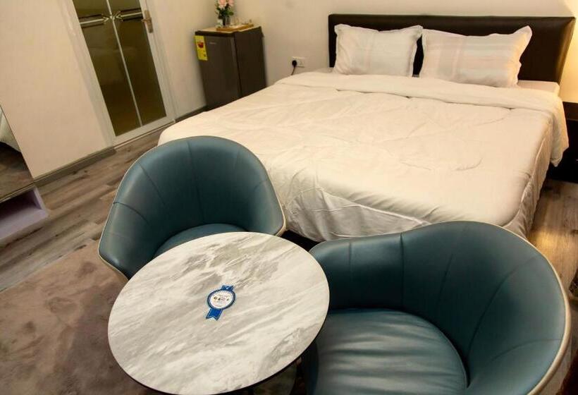 اتاق لوکس, Brymac