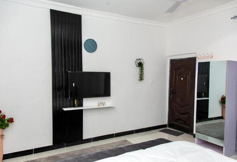 اتاق سوپریور, Brymac