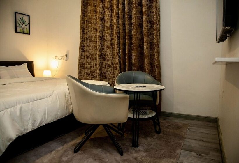 اتاق لوکس, Brymac