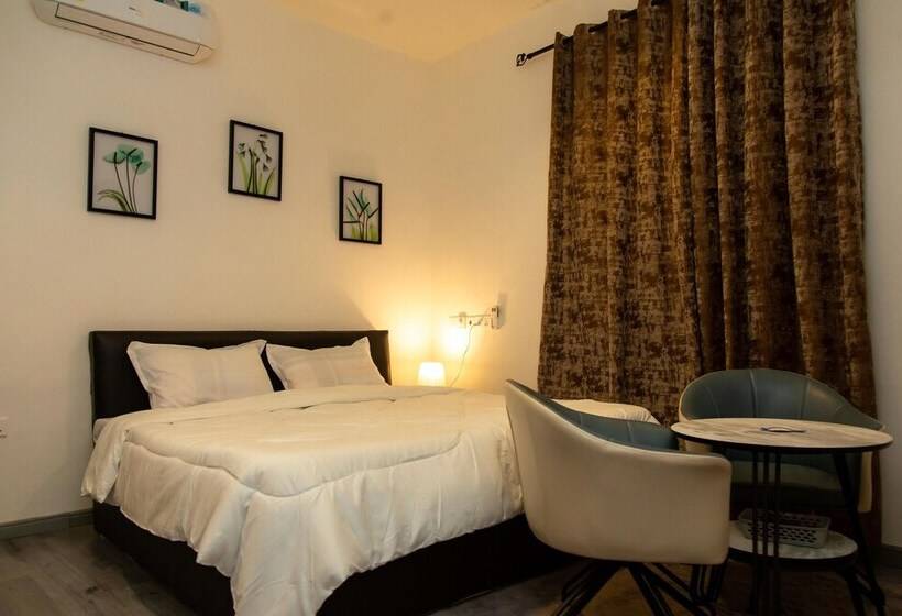 اتاق لوکس, Brymac