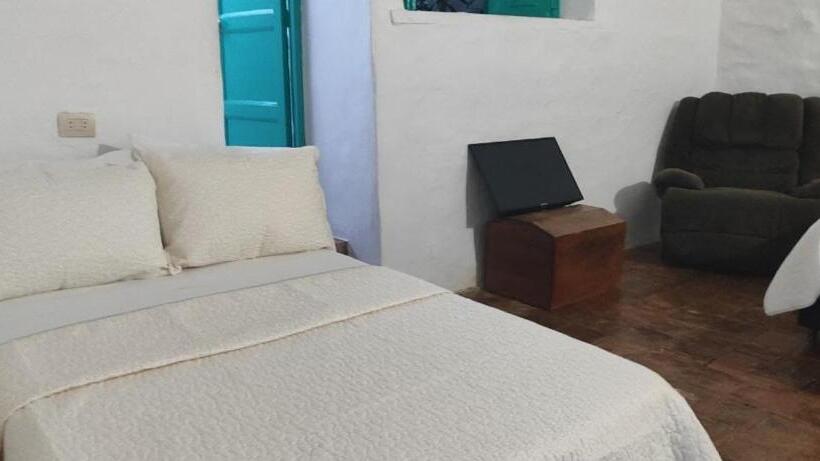 اتاق استاندارد چهار تخته, Hospedaje Casa Grande Arbolito