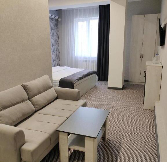 استودیو استاندارد با تخت کینگ, Tengri