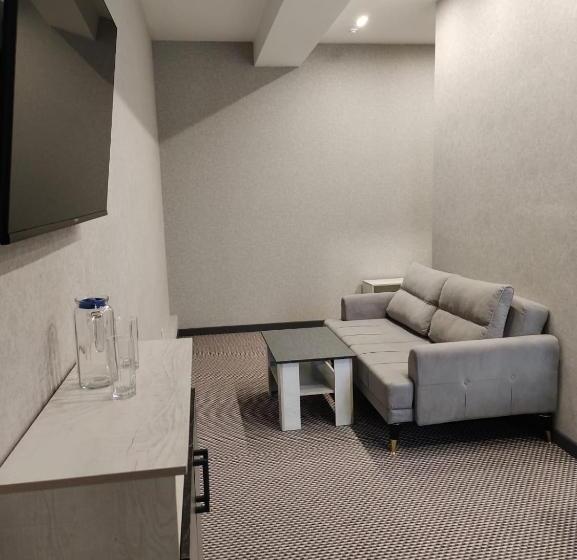 سوییت جونیور, Tengri