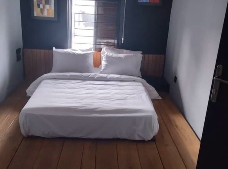 اتاق لوکس, The Crib Artist Residence