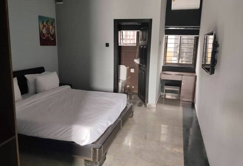 اتاق لوکس, The Crib Artist Residence