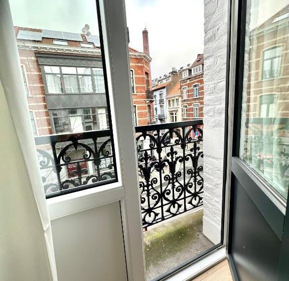 バス共有のスタンダードルーム, Cozy Bed And Breakfast At European Commision