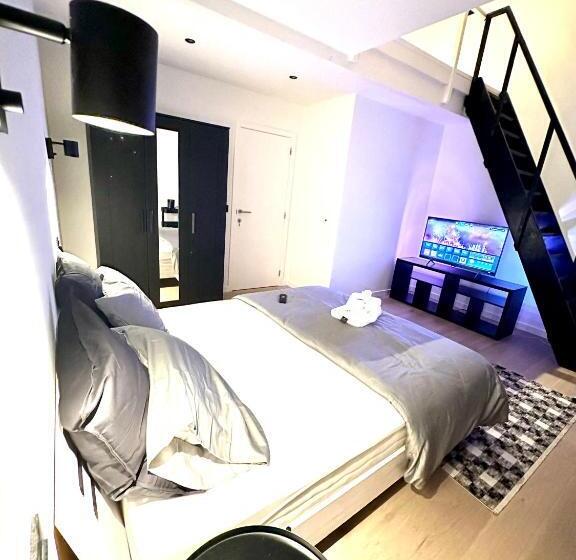 スタンダード４人部屋, Cozy Bed And Breakfast At European Commision