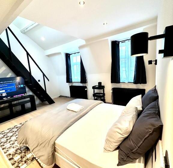 اتاق استاندارد چهار تخته, Cozy Bed And Breakfast At European Commision
