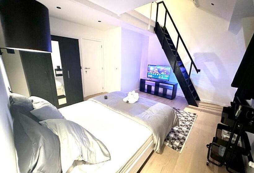 スタンダード４人部屋, Cozy Bed And Breakfast At European Commision