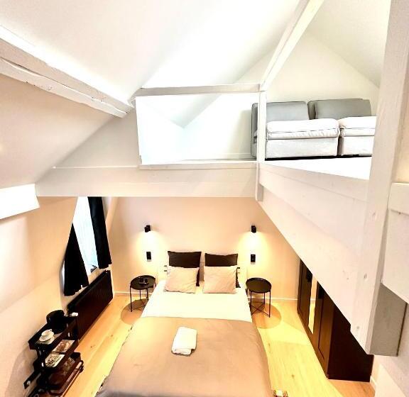 スタンダード４人部屋, Cozy Bed And Breakfast At European Commision