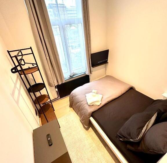 バス共有のスタンダードルーム, Cozy Bed And Breakfast At European Commision