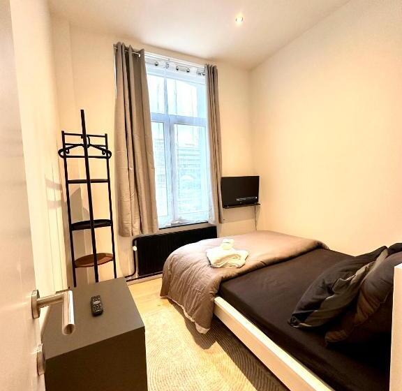 バス共有のスタンダードルーム, Cozy Bed And Breakfast At European Commision