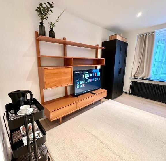 חדר סטנדרט לארבעה, Cozy Bed And Breakfast At European Commision