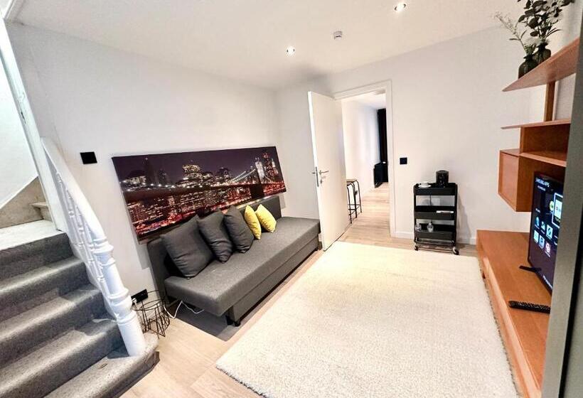 スタンダード４人部屋, Cozy Bed And Breakfast At European Commision