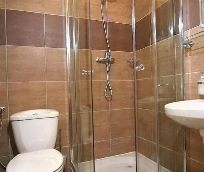اتاق استاندارد چهار تخته, City Hotel Agoston
