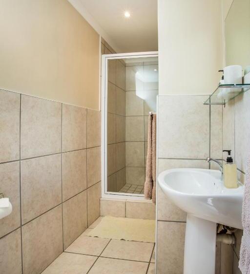Quarto Individual Vista Piscina, 88 Baron Van Reede Guesthouse