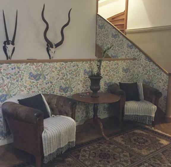 غرفة قياسية فردية, Adels