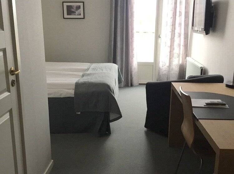 غرفة قياسية, Adels