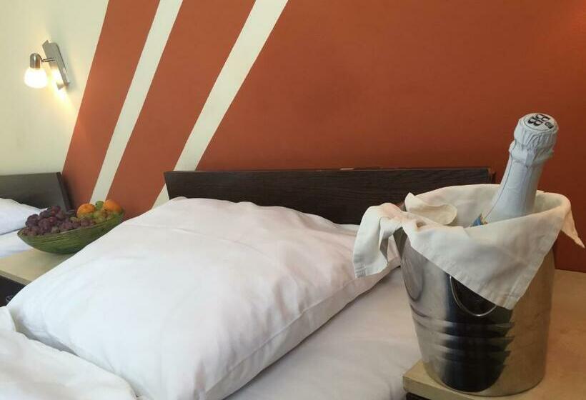 标准间, City Hotel Agoston