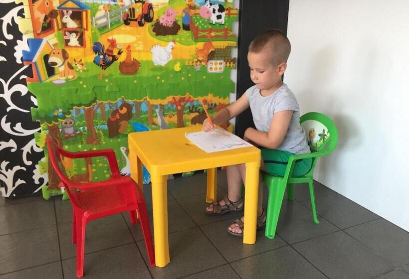 四人标准间, City Hotel Agoston