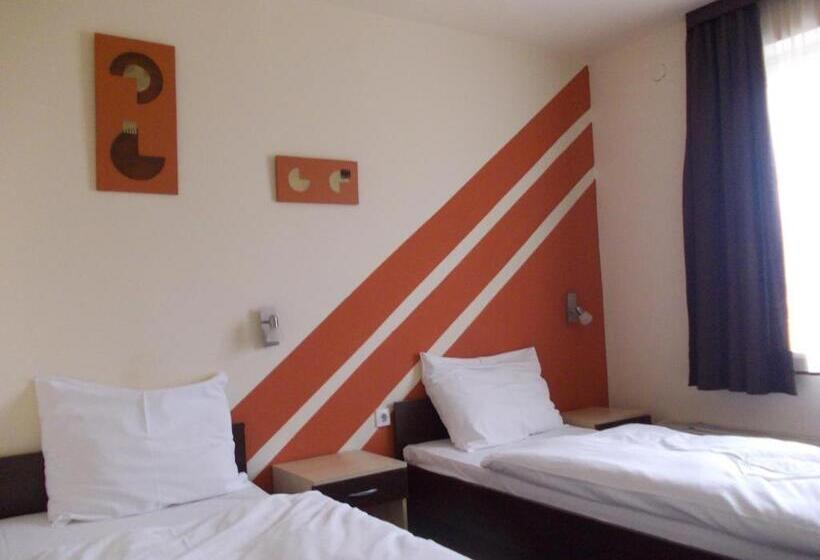 四人标准间, City Hotel Agoston