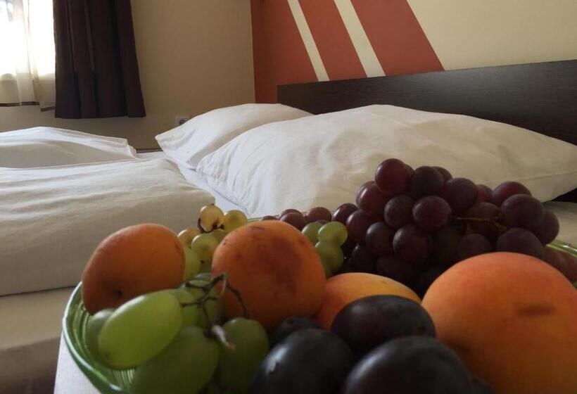 四人标准间, City Hotel Agoston