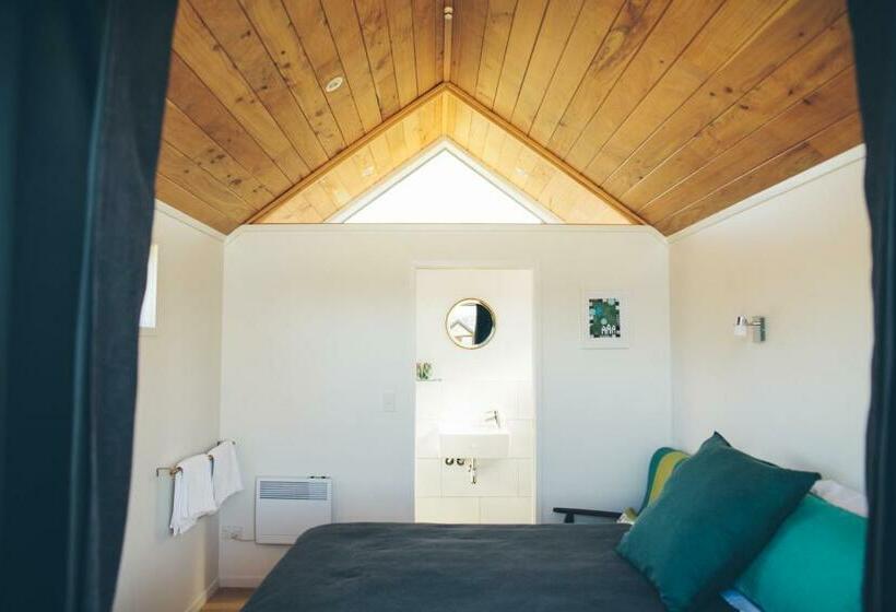 Номер Стандарт, Appleby House & Rabbit Island Huts