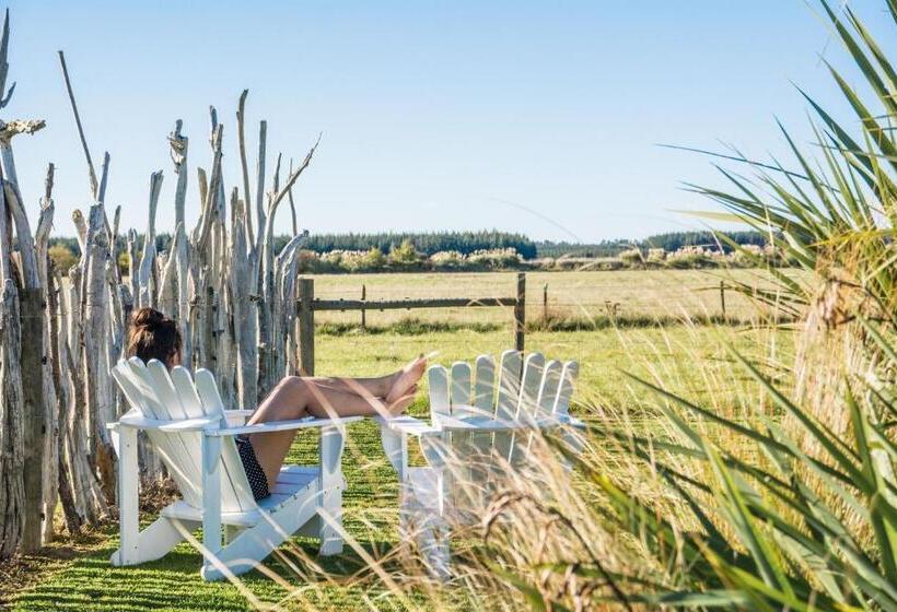 Standard Tent, Appleby House & Rabbit Island Huts