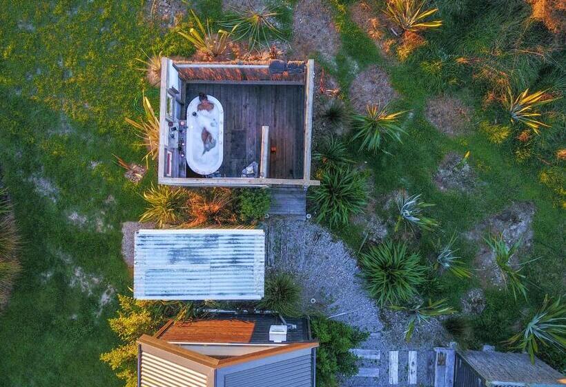 Standard Tent, Appleby House & Rabbit Island Huts