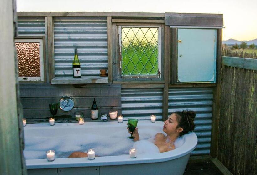 Standard Tent, Appleby House & Rabbit Island Huts