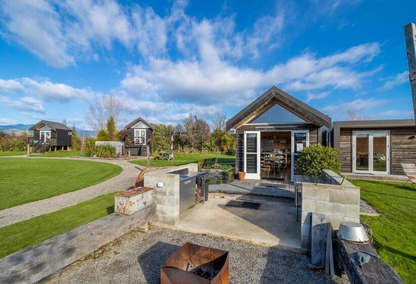 Standard Tent, Appleby House & Rabbit Island Huts