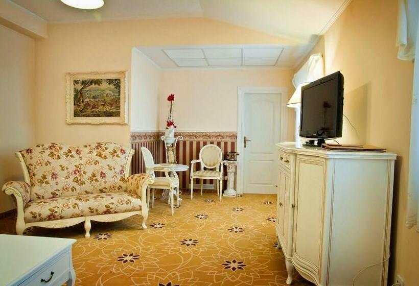 جناح, Golden Royal Boutique Hotel & Spa