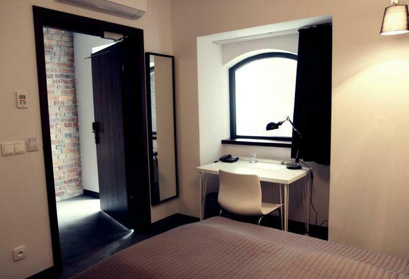 اتاق اکونومی یک تخته, Grodzka 20