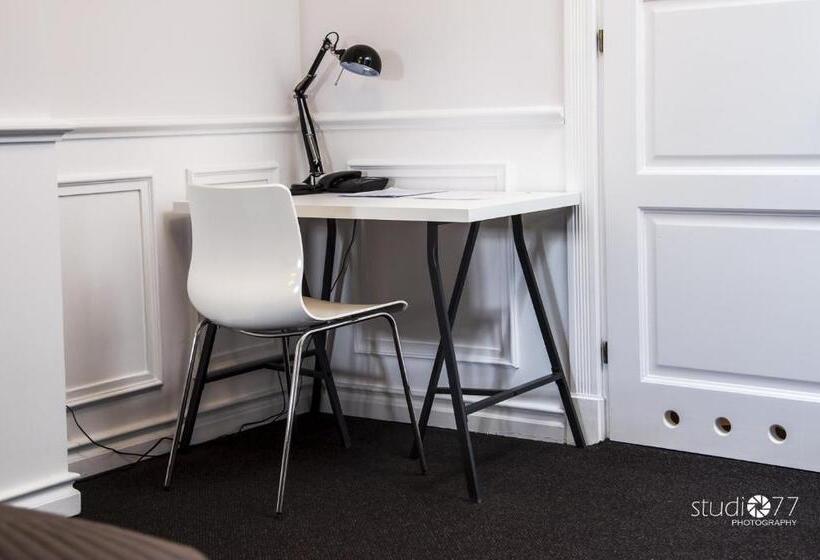 استودیوی استاندارد با چشم‌انداز شهر, Grodzka 20