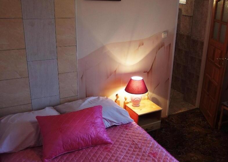 חדר סטנדרט יחיד, Ik Mazury