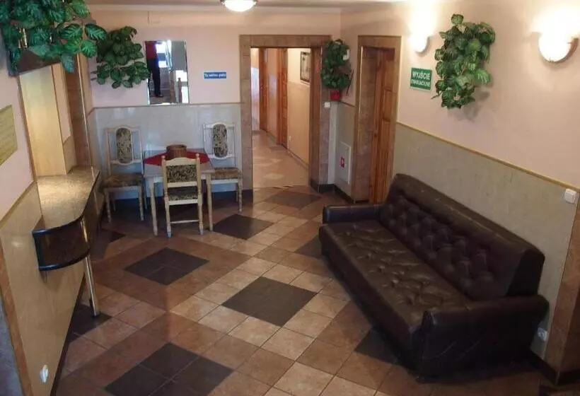スタンダード４人部屋, Ik Mazury