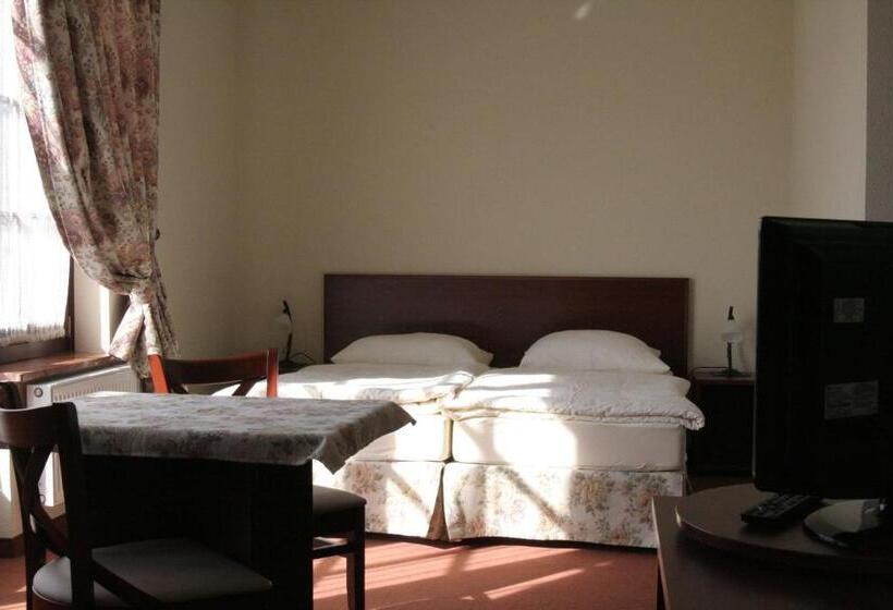 غرفة قياسية, Karczma Pod Bażantem