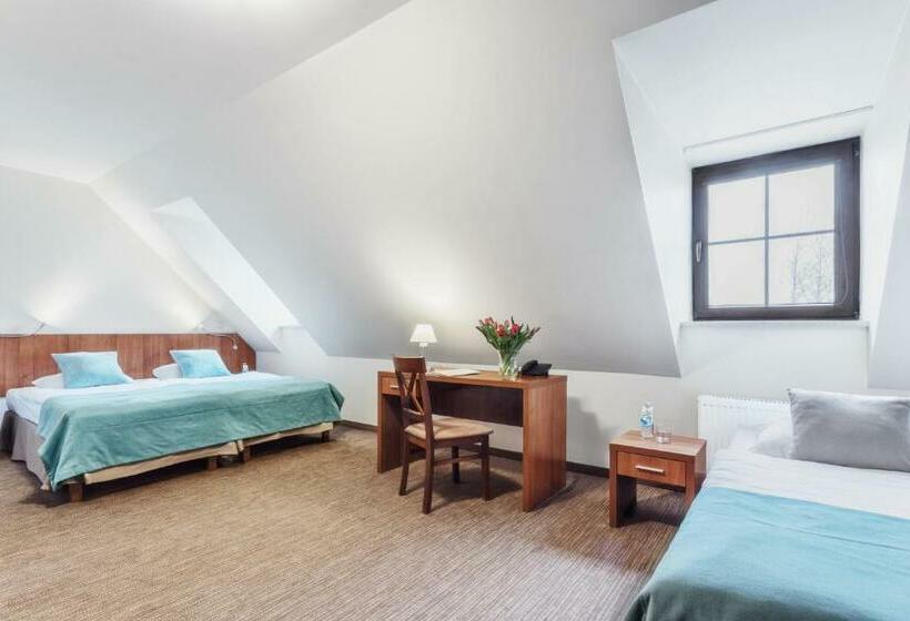 اتاق راحتی, Modrzewiowy Dwór