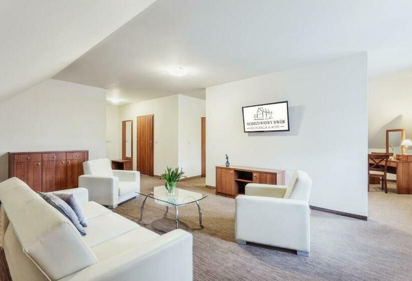 سوییت, Modrzewiowy Dwór