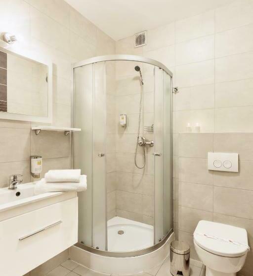 اتاق راحتی, Modrzewiowy Dwór