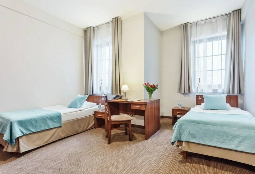 اتاق راحتی, Modrzewiowy Dwór