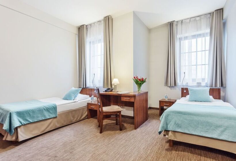 اتاق راحتی, Modrzewiowy Dwór