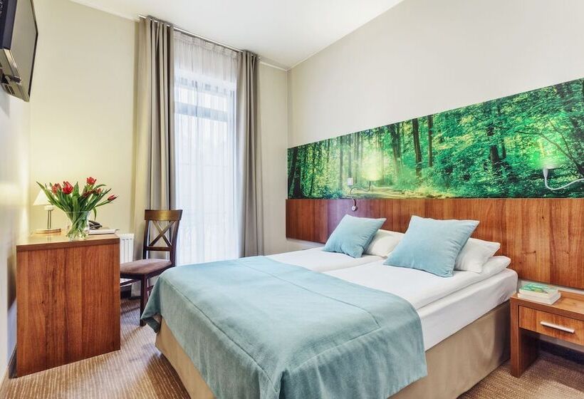 اتاق راحتی, Modrzewiowy Dwór