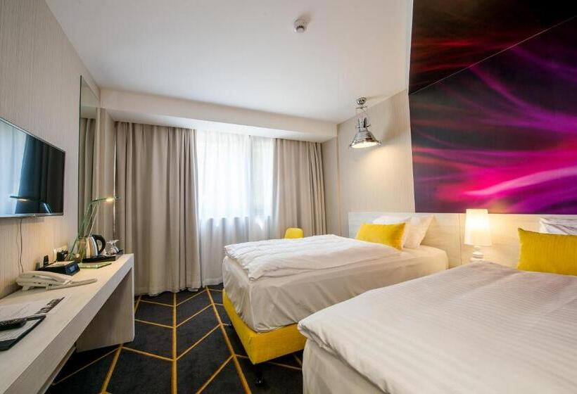 高级大房间, Science