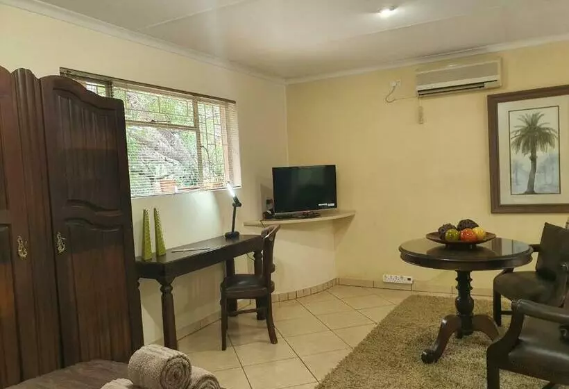 Standard Kolmen Hengen Huone, Selati 103 Guest Cottages