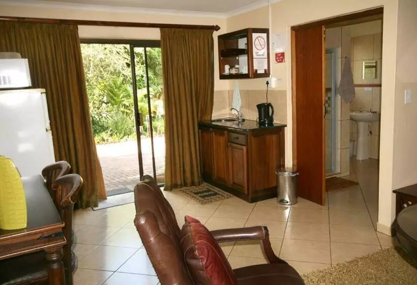 Standard Kolmen Hengen Huone, Selati 103 Guest Cottages
